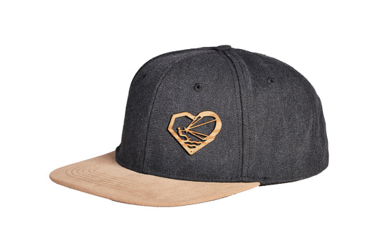 Snapback Cap mit Holzmotiv aus upcycling Holz gelasert - i love kitesurfing