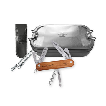 Reinhold Messner Taschenmesser mit Lederetui, Gürtelkette und der Blechdose als Lunchbox
